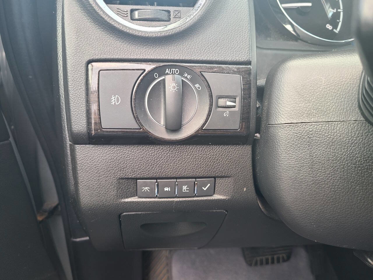 Used 2013 Chevrolet Captiva Sport LS image 23