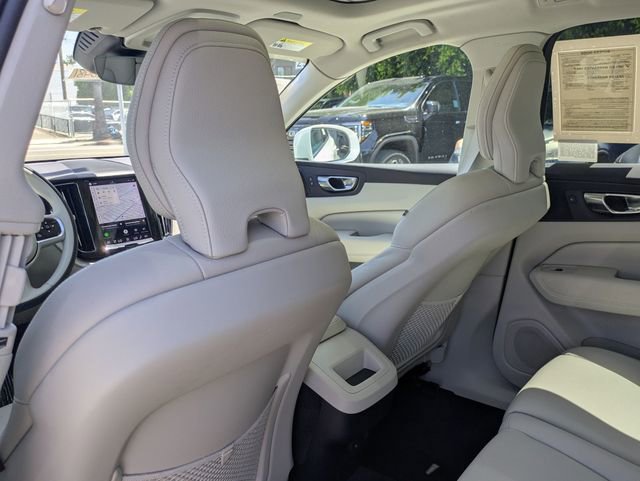 Certified 2023 Volvo XC60 B5 Plus w/ Protection Package Premier FWD image 27