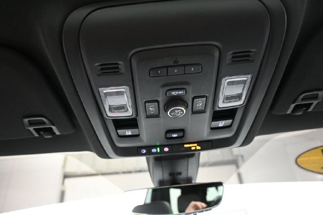 Used 2021 Chevrolet Tahoe High Country w/ Premium Package AWD/4WD image 12