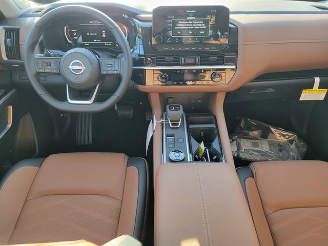 New 2025 Nissan Pathfinder Platinum w/ Black Appearance Package image 22