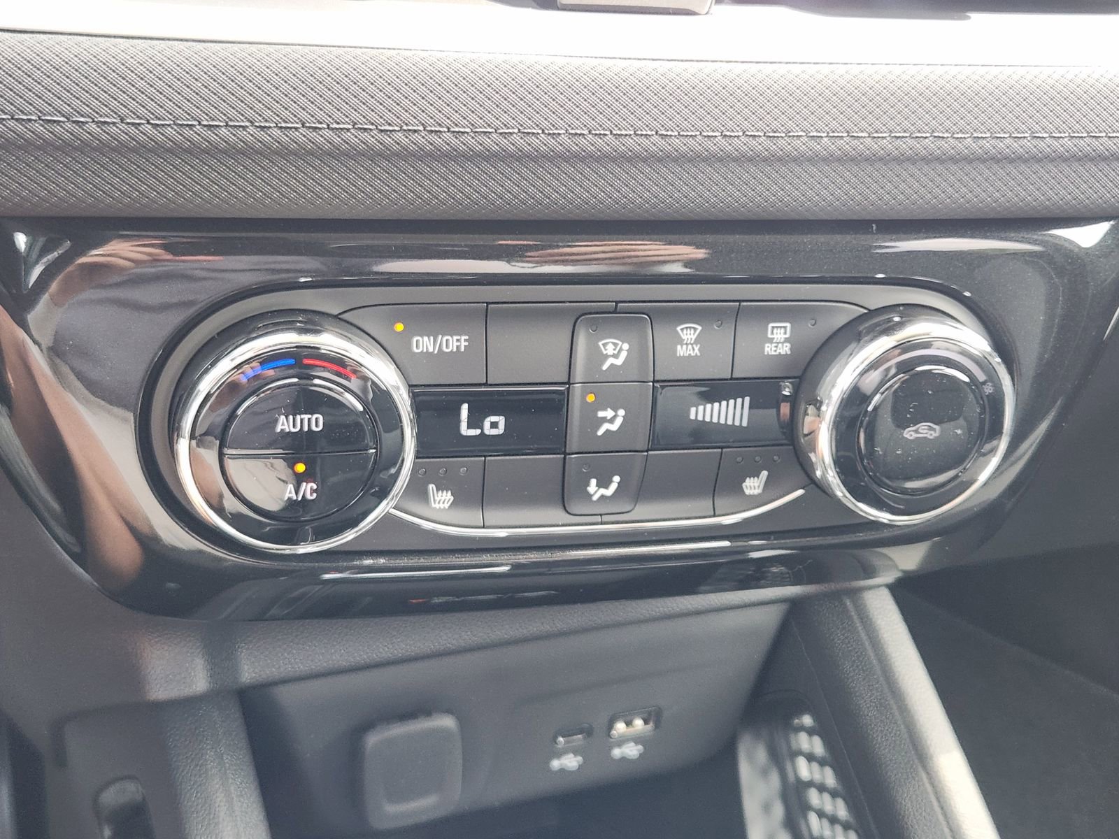 New 2026 Chevrolet TrailBlazer LT w/ Convenience Package FWD image 18