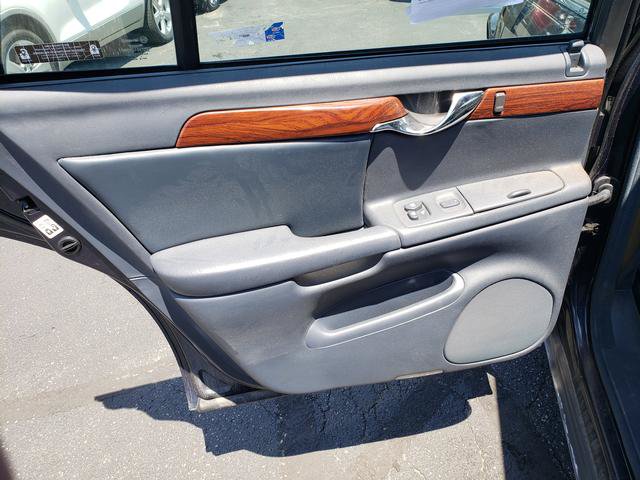 Used 2002 Cadillac De Ville w/ Comfort/Convenience Pkg FWD image 14