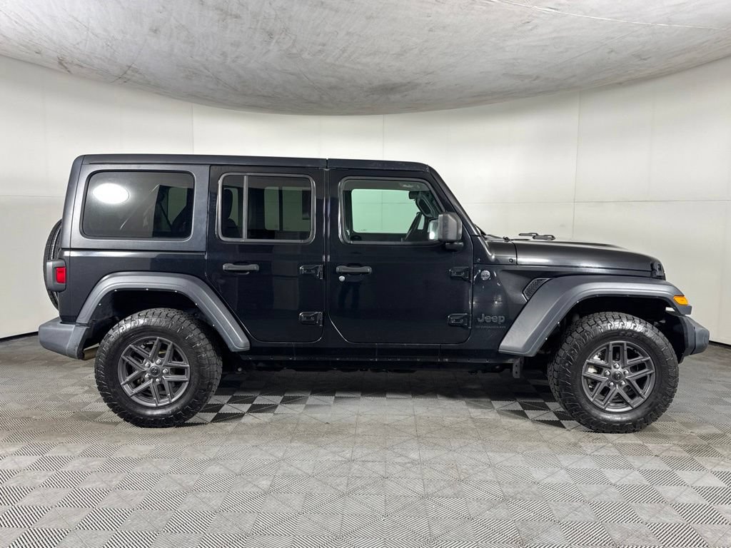 Used 2024 Jeep Wrangler Unlimited Sport AWD/4WD image 4