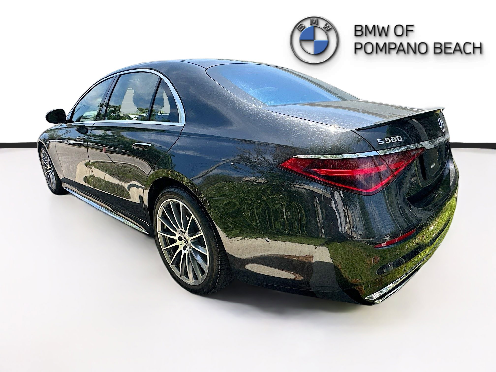 Used 2024 Mercedes-Benz S 580 4MATIC Sedan image 4