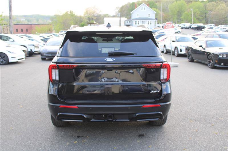 Used 2025 Ford Explorer ST-Line AWD/4WD image 7