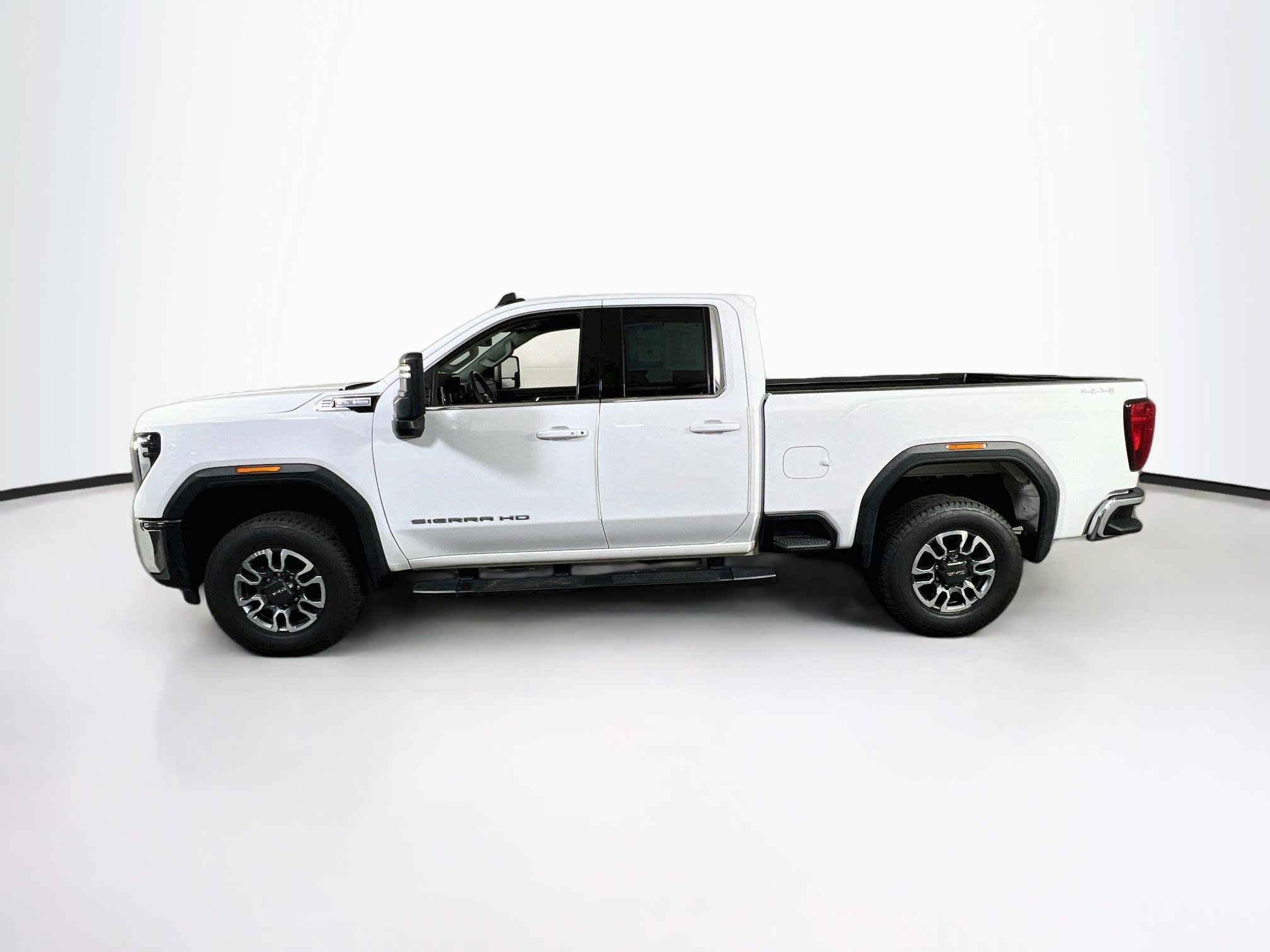 Used 2024 GMC Sierra 2500 SLE w/ SLE Convenience Package AWD/4WD image 8