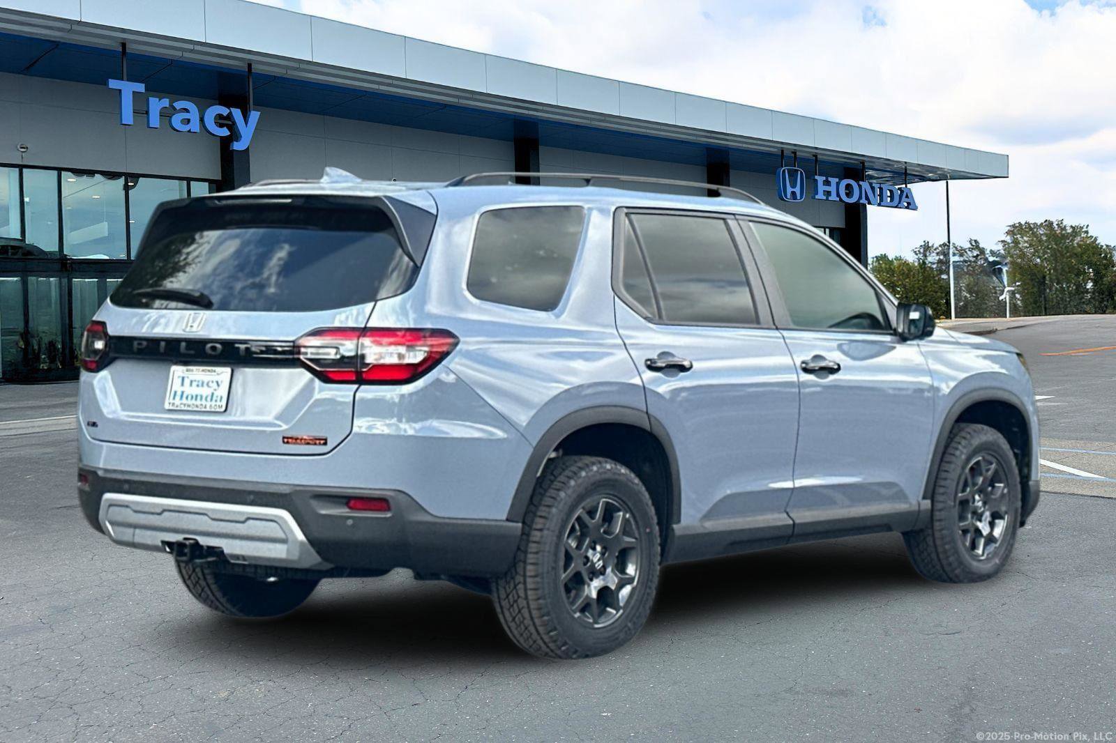 New 2025 Honda Pilot TrailSport image 4