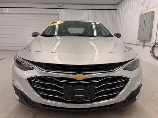 Used 2020 Chevrolet Malibu LS FWD image 2