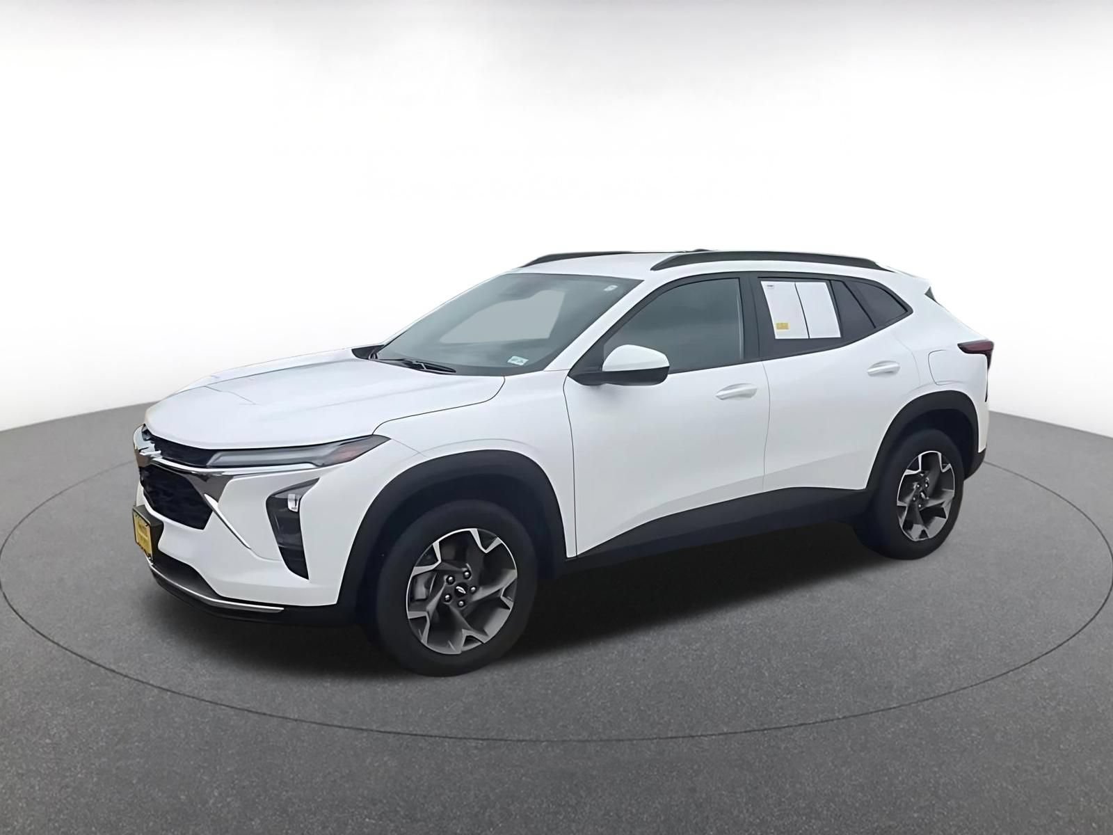 Used 2025 Chevrolet Trax LT FWD image 8