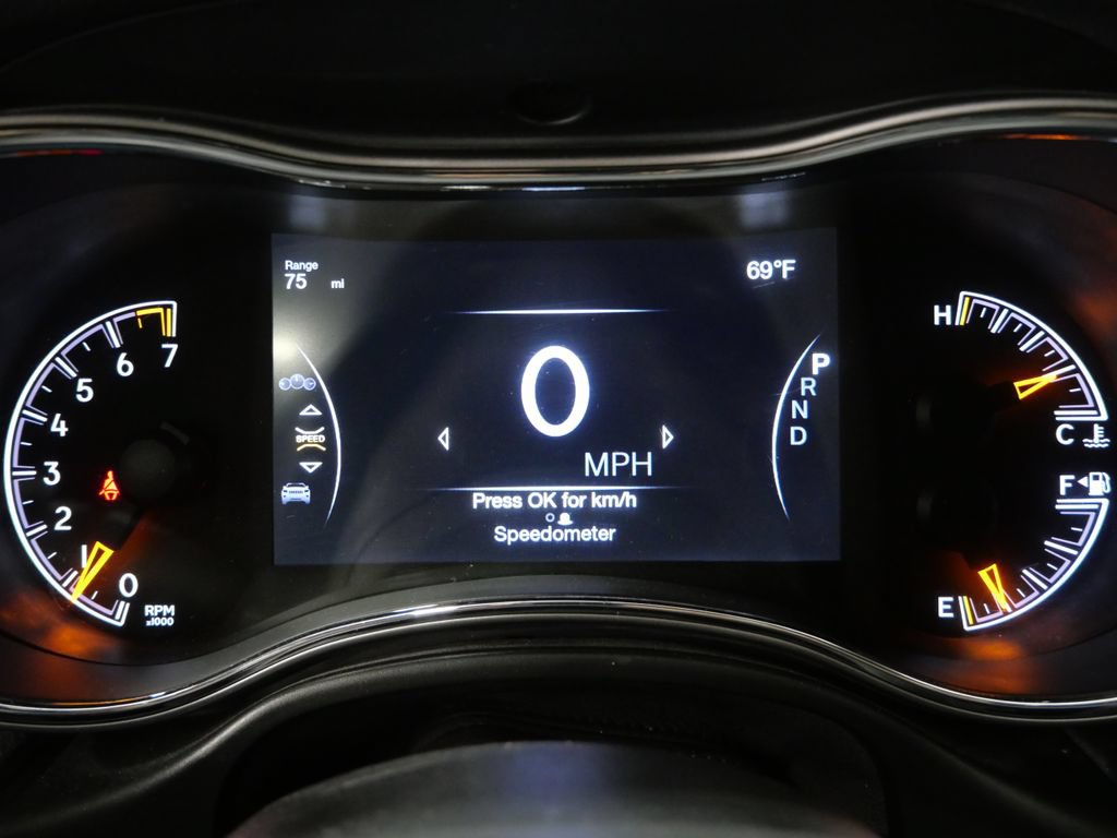 Used 2021 Jeep Grand Cherokee Laredo AWD/4WD image 15