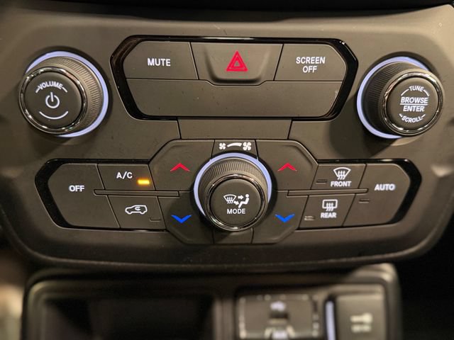 Used 2019 Jeep Renegade Altitude w/ Quick Order Package 2XM FWD image 32