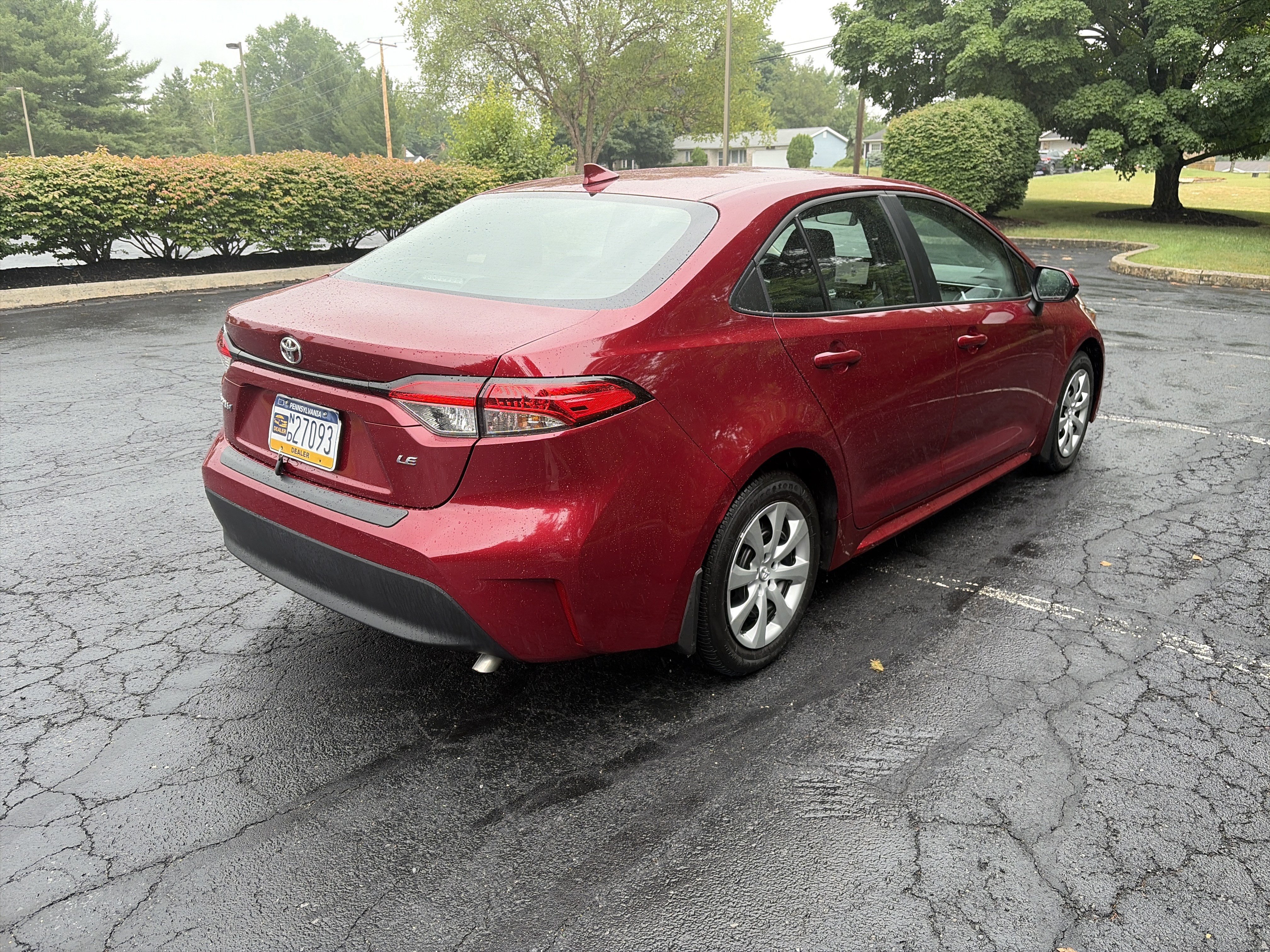 Used 2025 Toyota Corolla LE FWD image 5