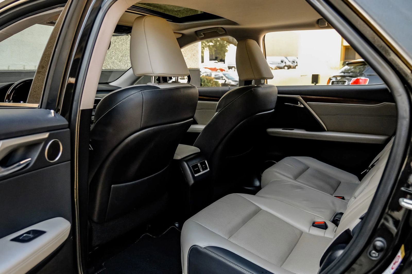 Used 2019 Lexus RX 350L FWD image 39