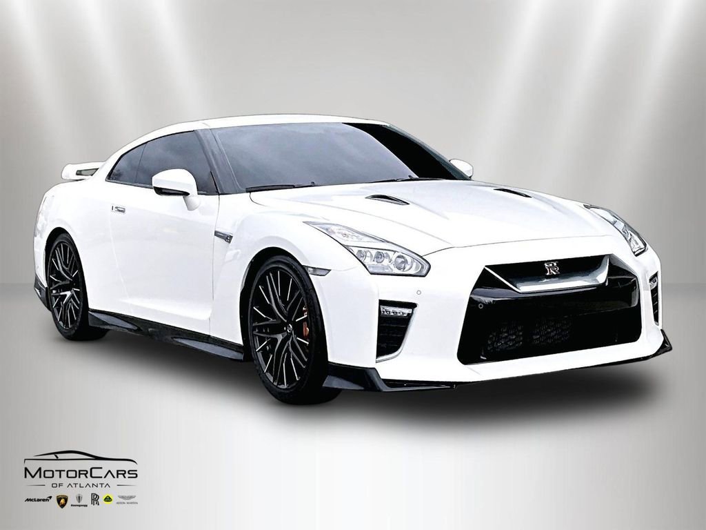 Used 2021 Nissan GT-R Premium image 2