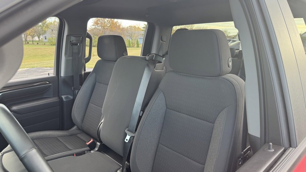 Used 2024 Chevrolet Silverado 2500 LT w/ Convenience Package image 9