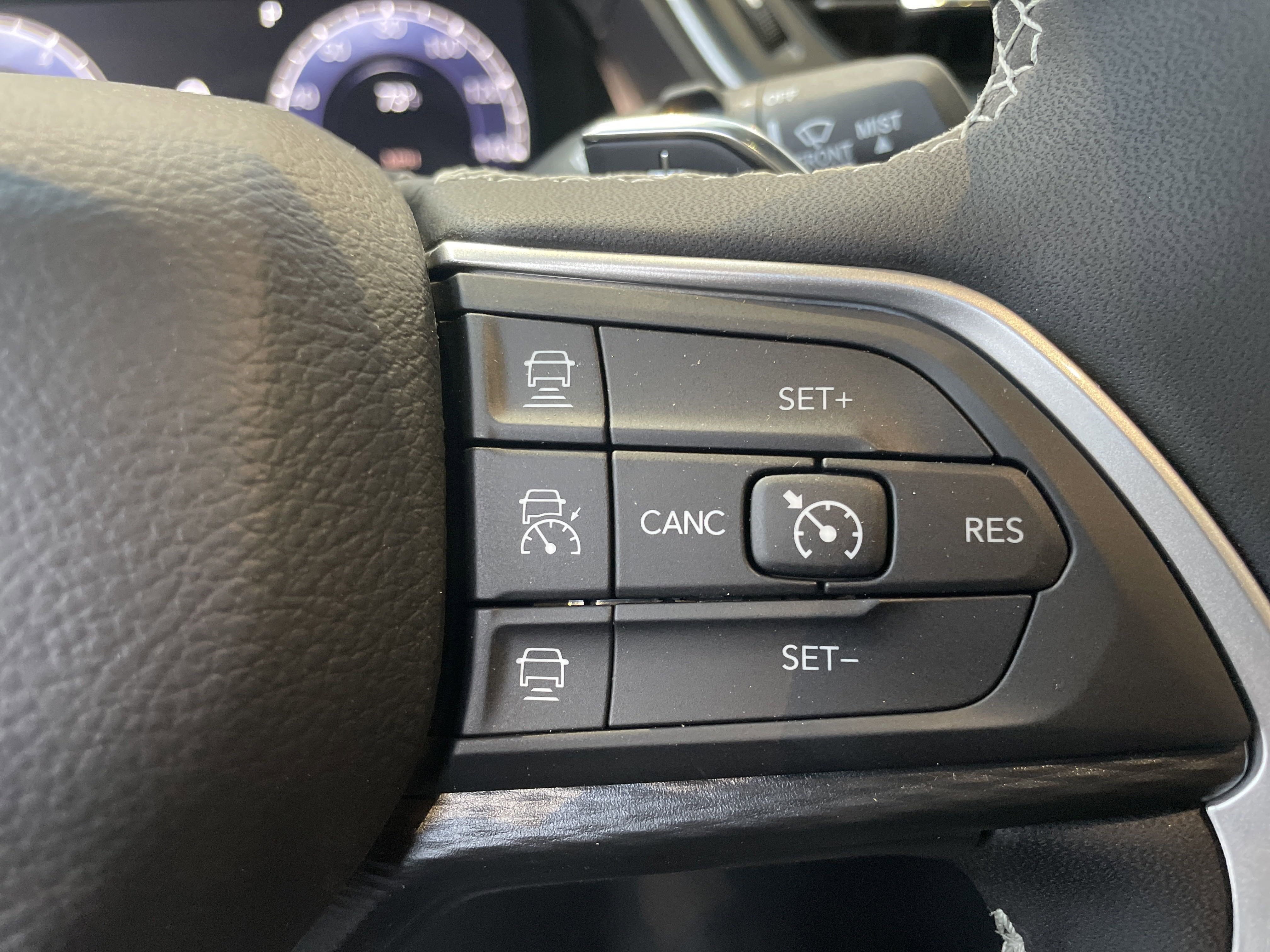 Certified 2025 Jeep Grand Cherokee L Laredo w/ Luxury Tech Group I RWD image 18