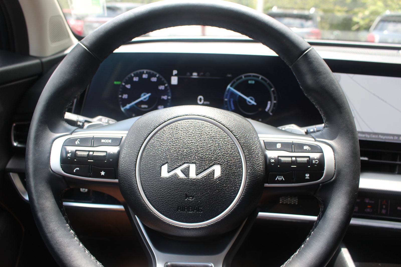 Certified 2025 Kia Sportage SX Prestige AWD/4WD image 19