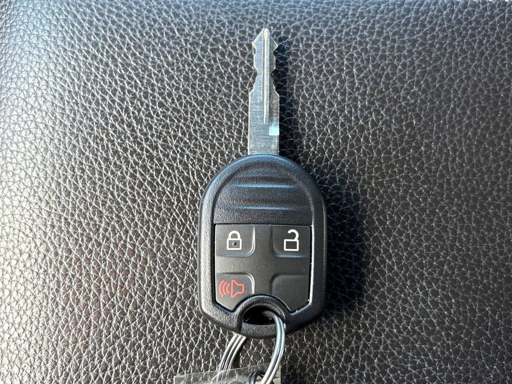 Used 2015 Ford F250 Lariat image 34