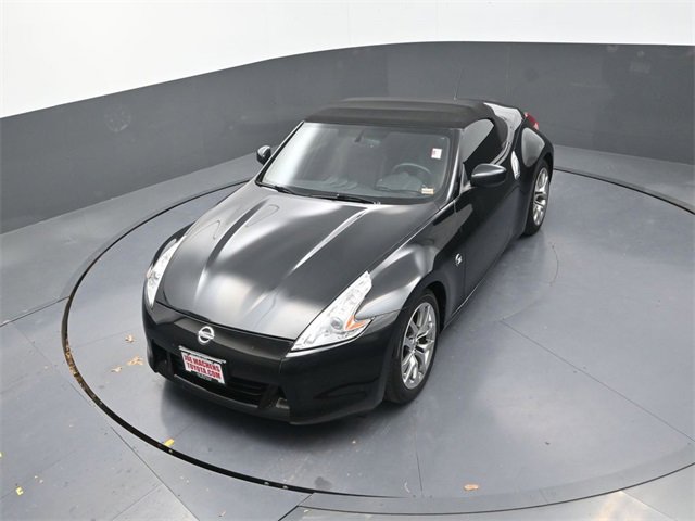 Used 2010 Nissan 370Z Touring image 17