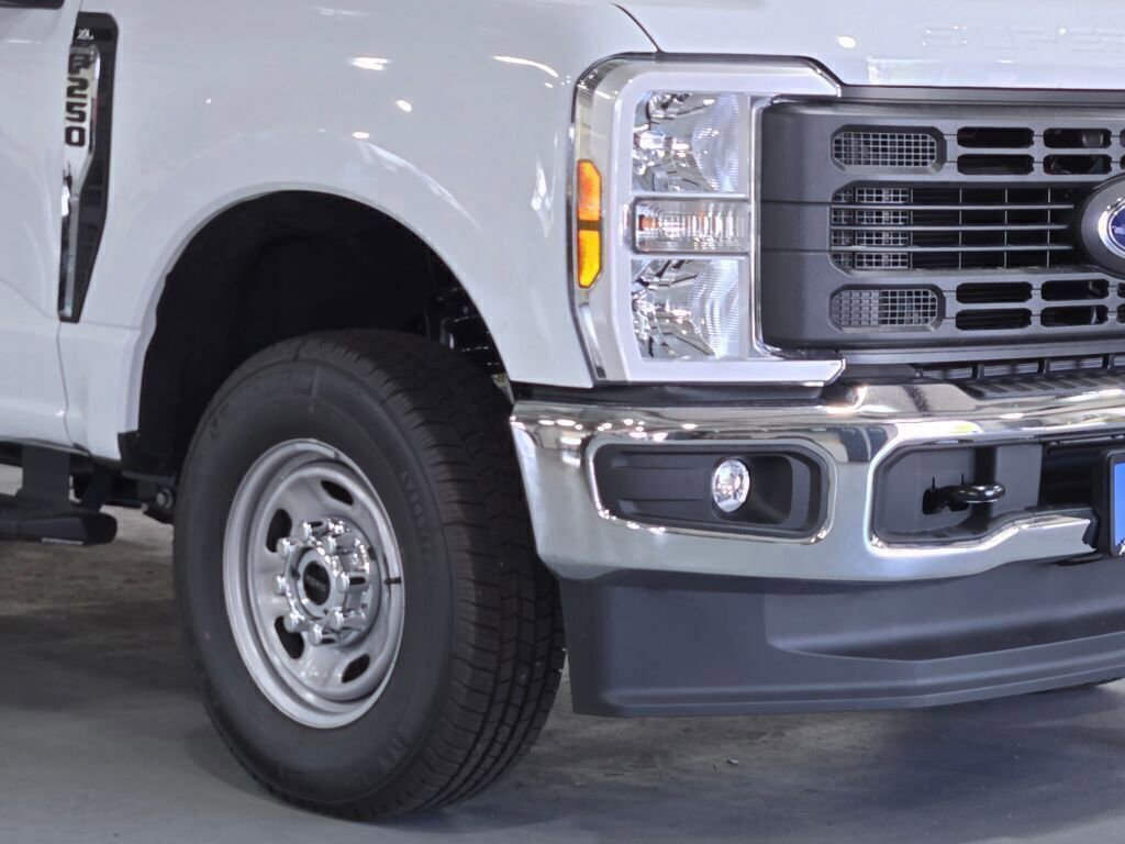 New 2026 Ford F250 XL w/ 360-Degree Camera Package image 3