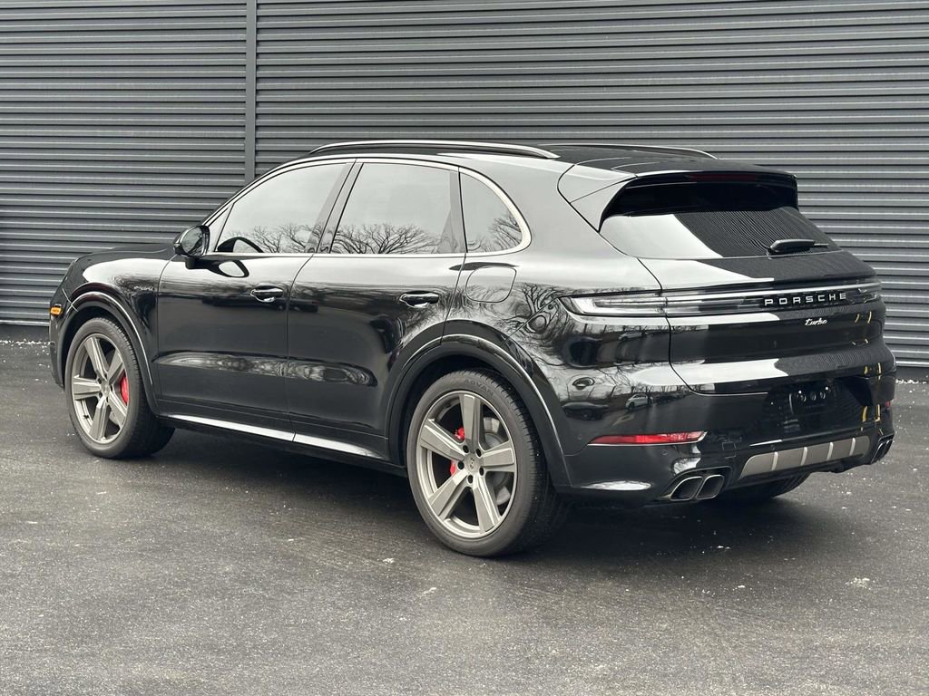 Certified 2025 Porsche Cayenne Turbo image 3