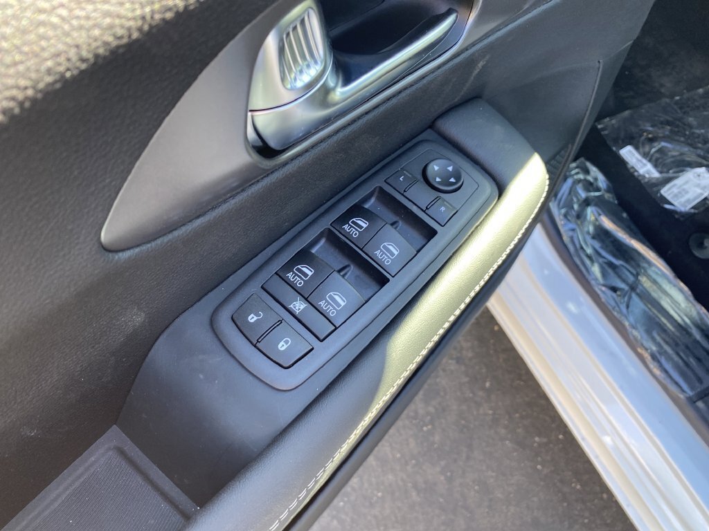 New 2026 Chrysler Voyager LX FWD image 6