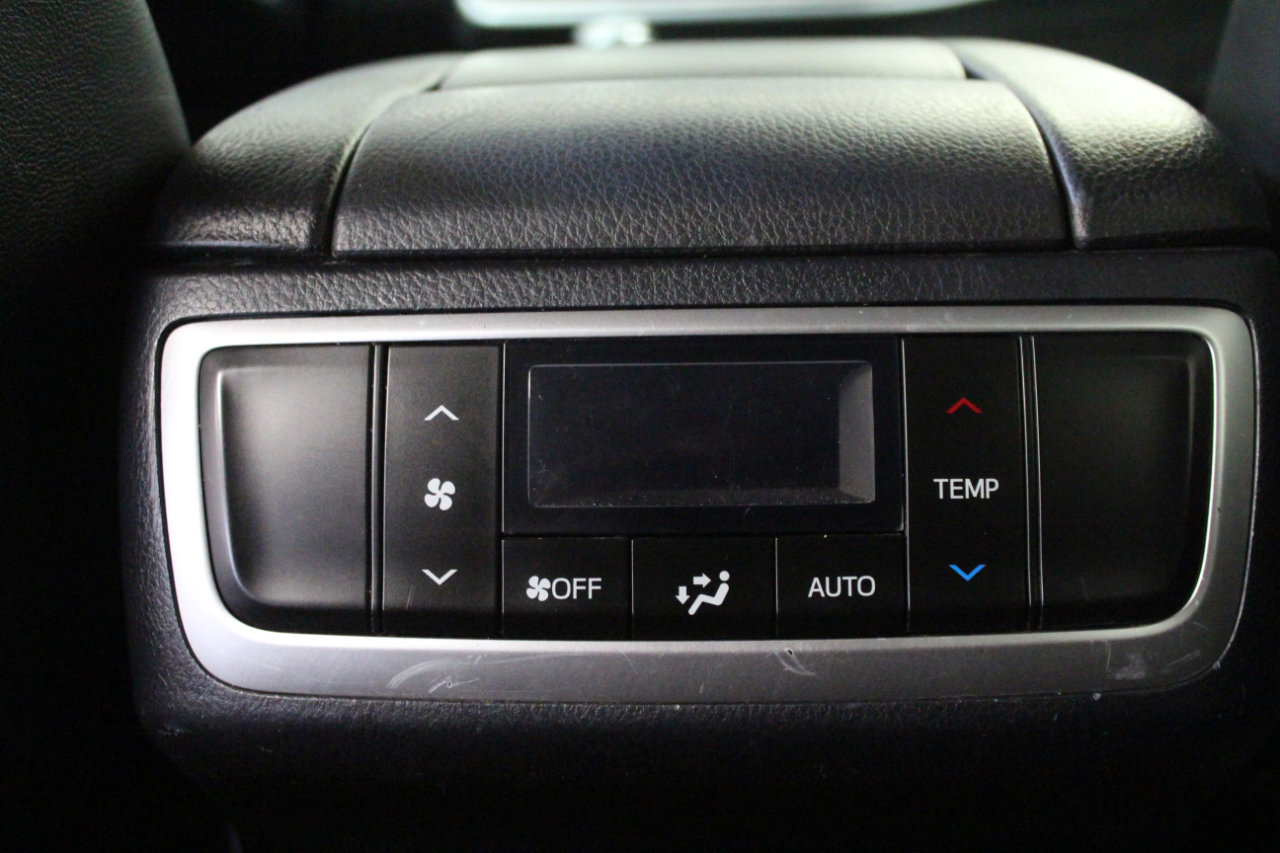 Used 2019 Toyota Highlander LE image 20