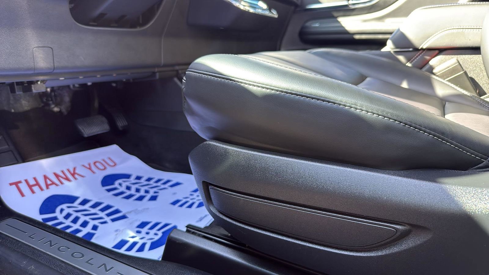 Certified 2024 Lincoln Corsair FWD image 11