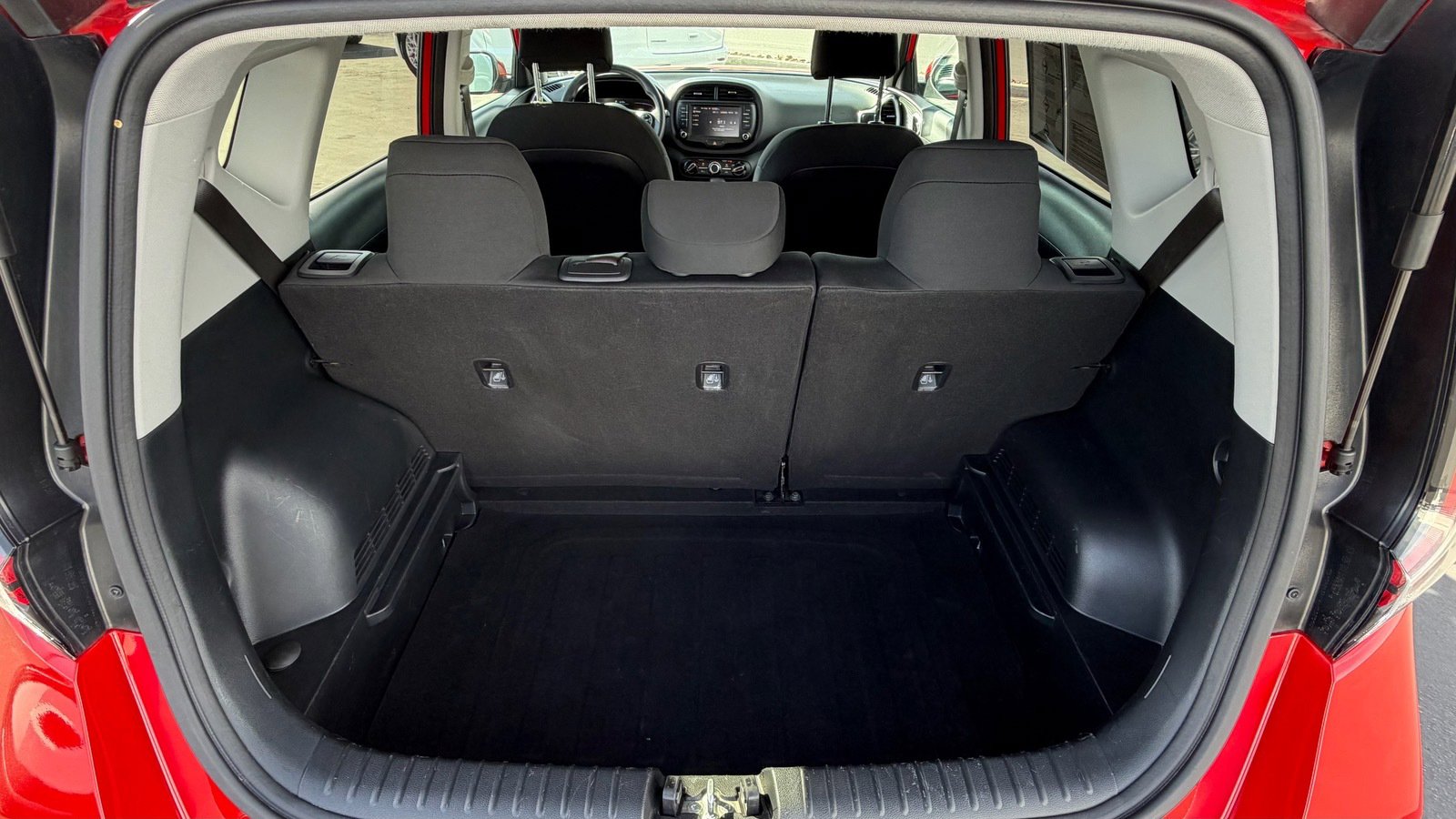 Used 2023 Kia Soul LX w/ LX Technology Package image 23