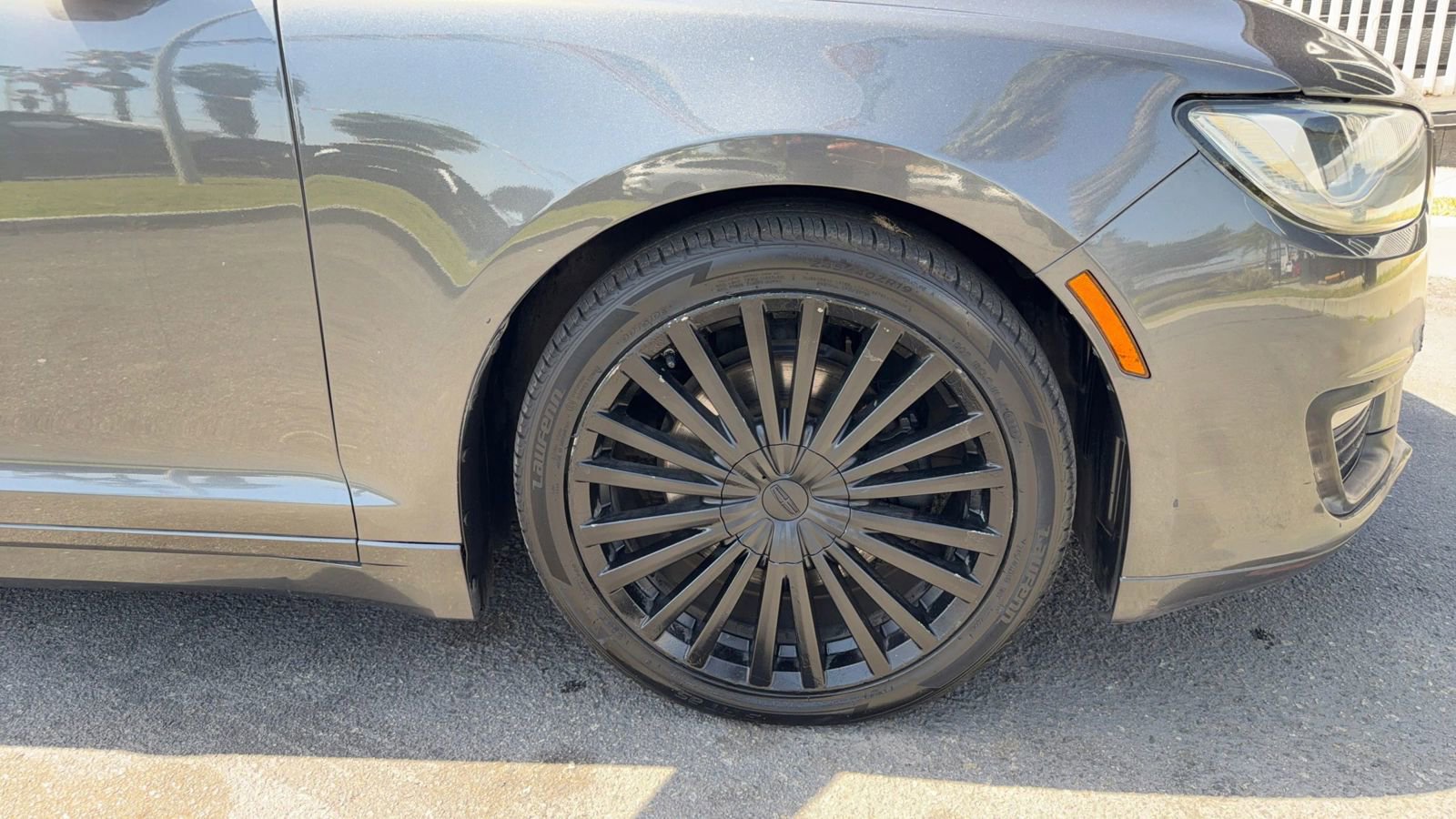 Used 2017 Lincoln MKZ Reserve image 11