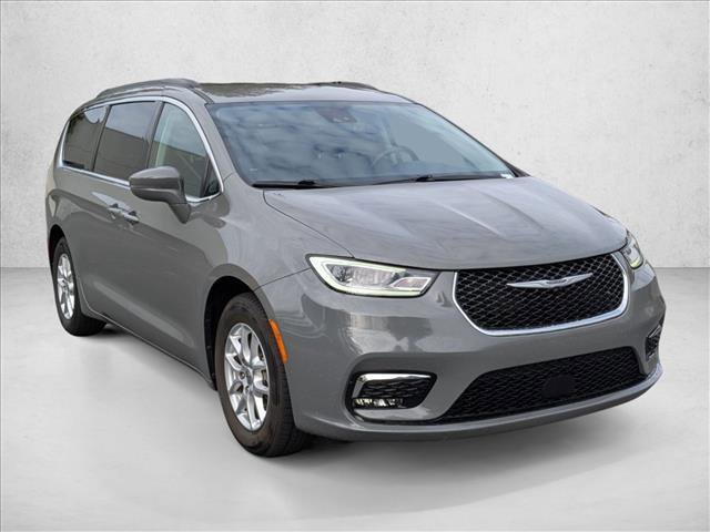 Used 2022 Chrysler Pacifica Touring-L image 3