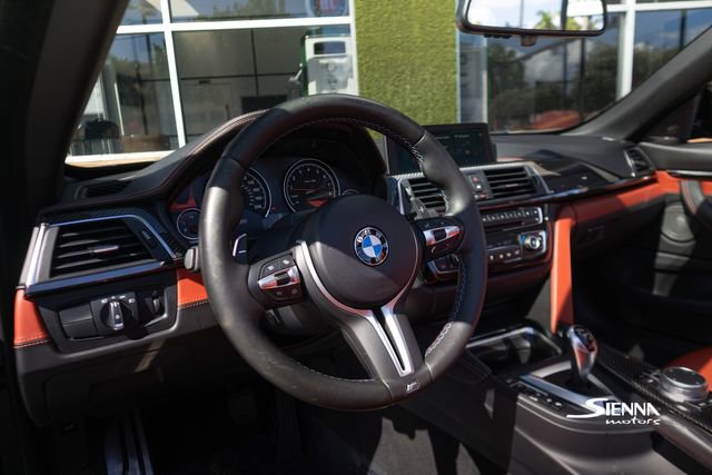 Used 2018 BMW M4 Convertible image 30