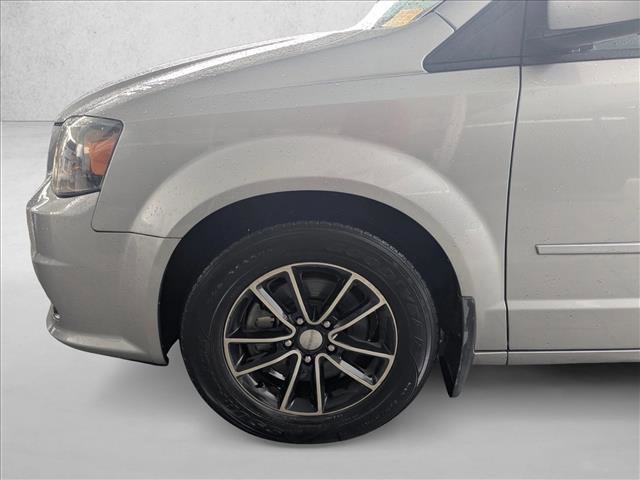 Used 2015 Dodge Grand Caravan SXT image 19