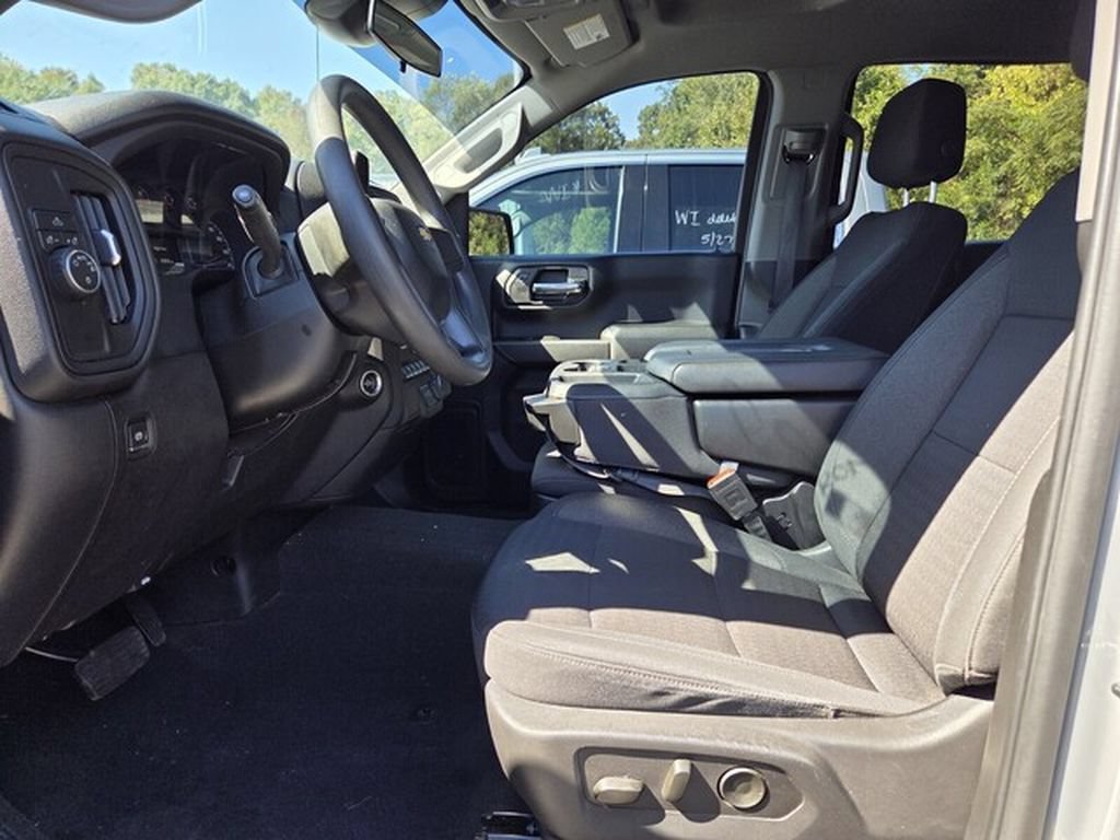 Used 2025 Chevrolet Silverado 1500 Custom w/ Turbomax Blackout Package RWD image 4