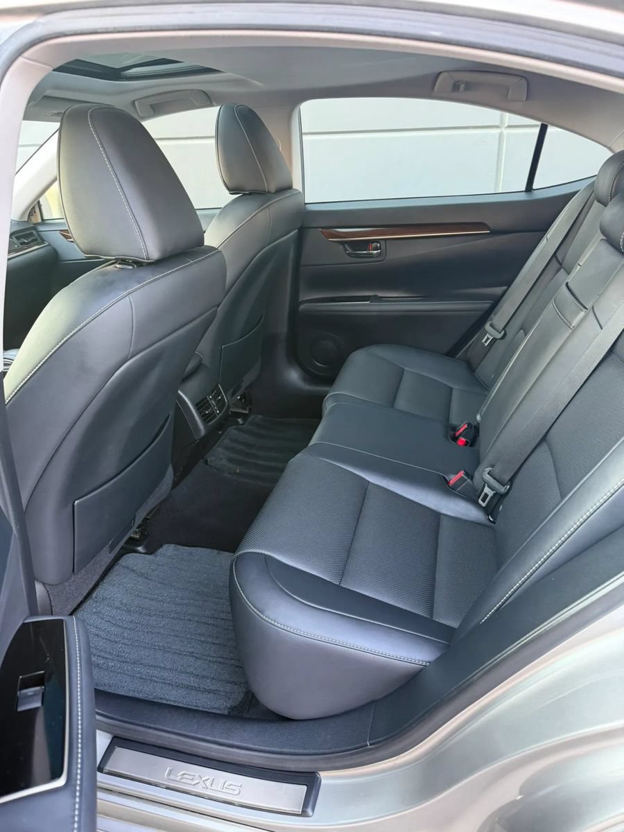 Used 2016 Lexus ES 350 w/ Navigation System Package FWD image 10