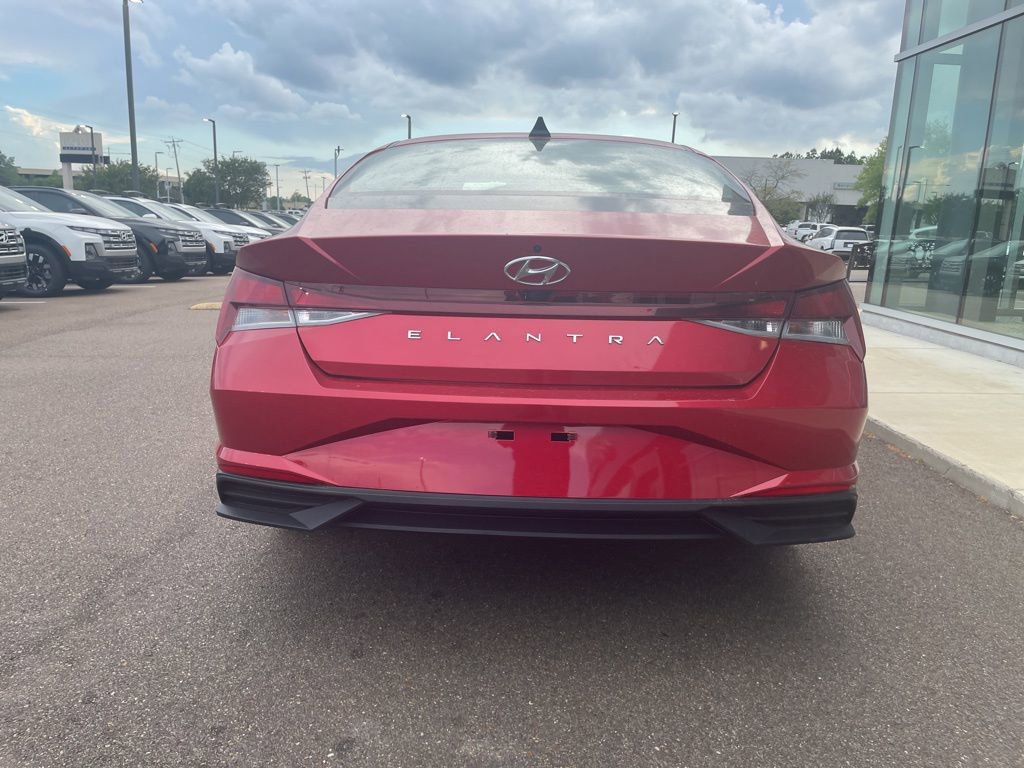 Used 2023 Hyundai Elantra SEL image 8