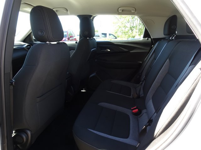 Used 2024 Chevrolet TrailBlazer LS FWD image 15