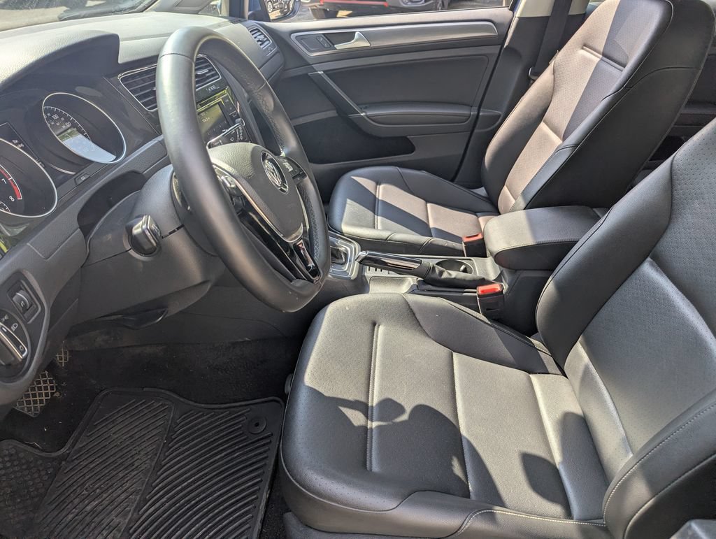 Used 2020 Volkswagen Golf 4-Door FWD image 8
