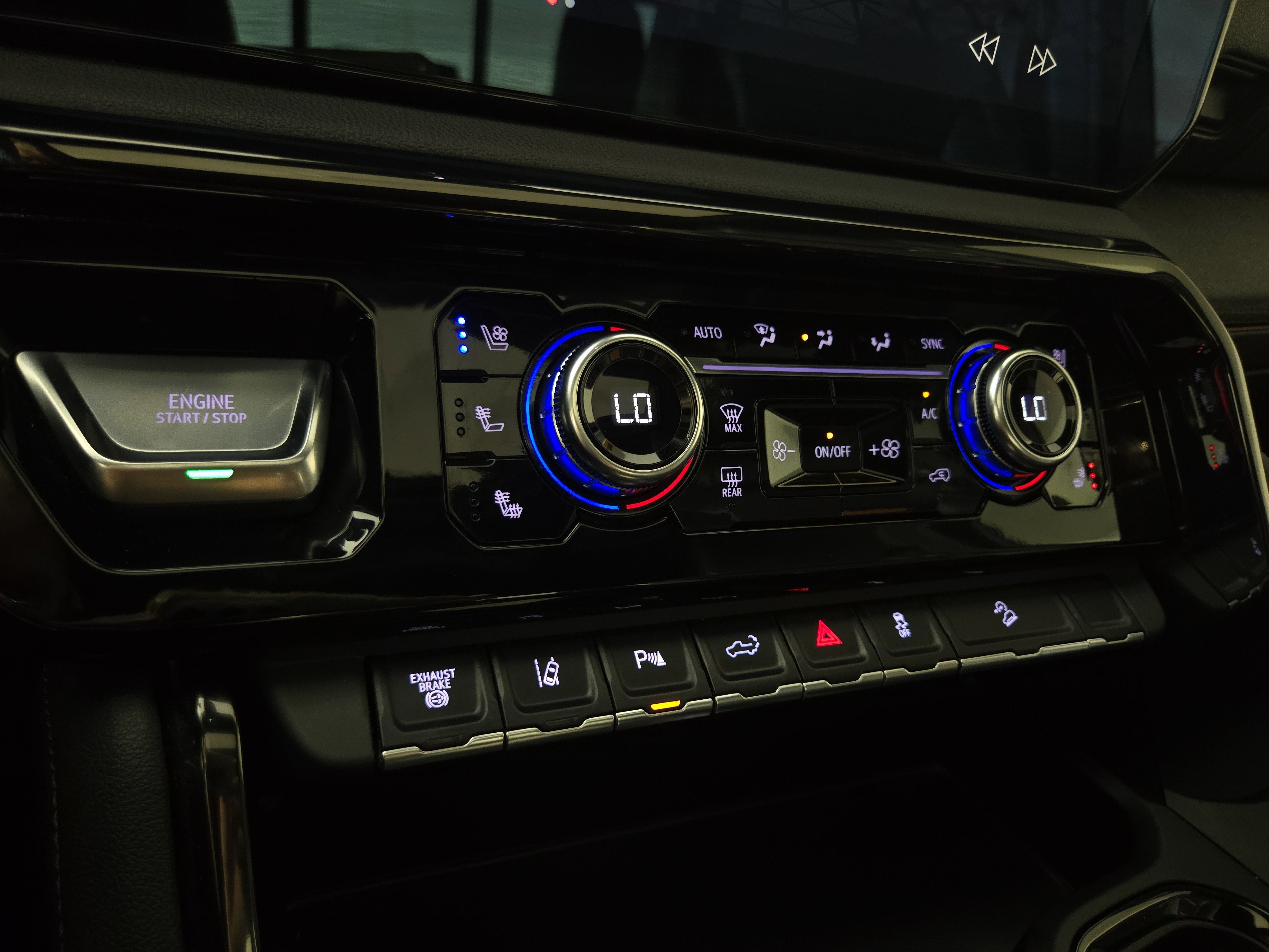 Certified 2024 GMC Sierra 2500 AT4 w/ AT4 Premium Plus Package image 27