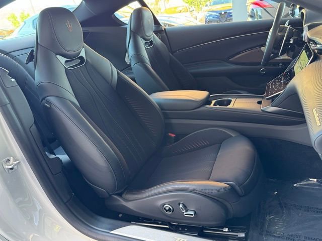 Used 2025 Maserati GranTurismo Folgore image 17