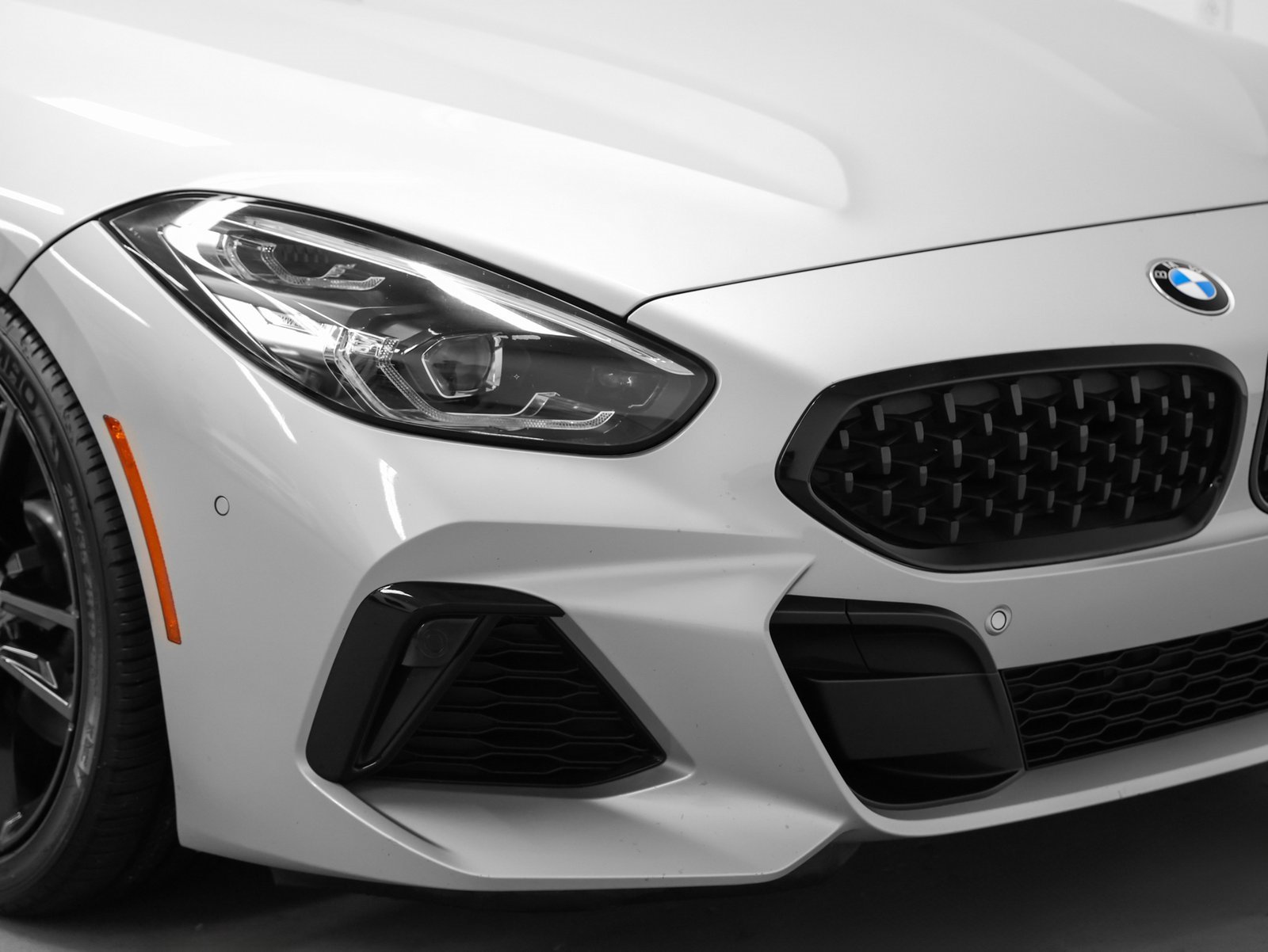 Used 2022 BMW Z4 M40i w/ Premium Package image 21