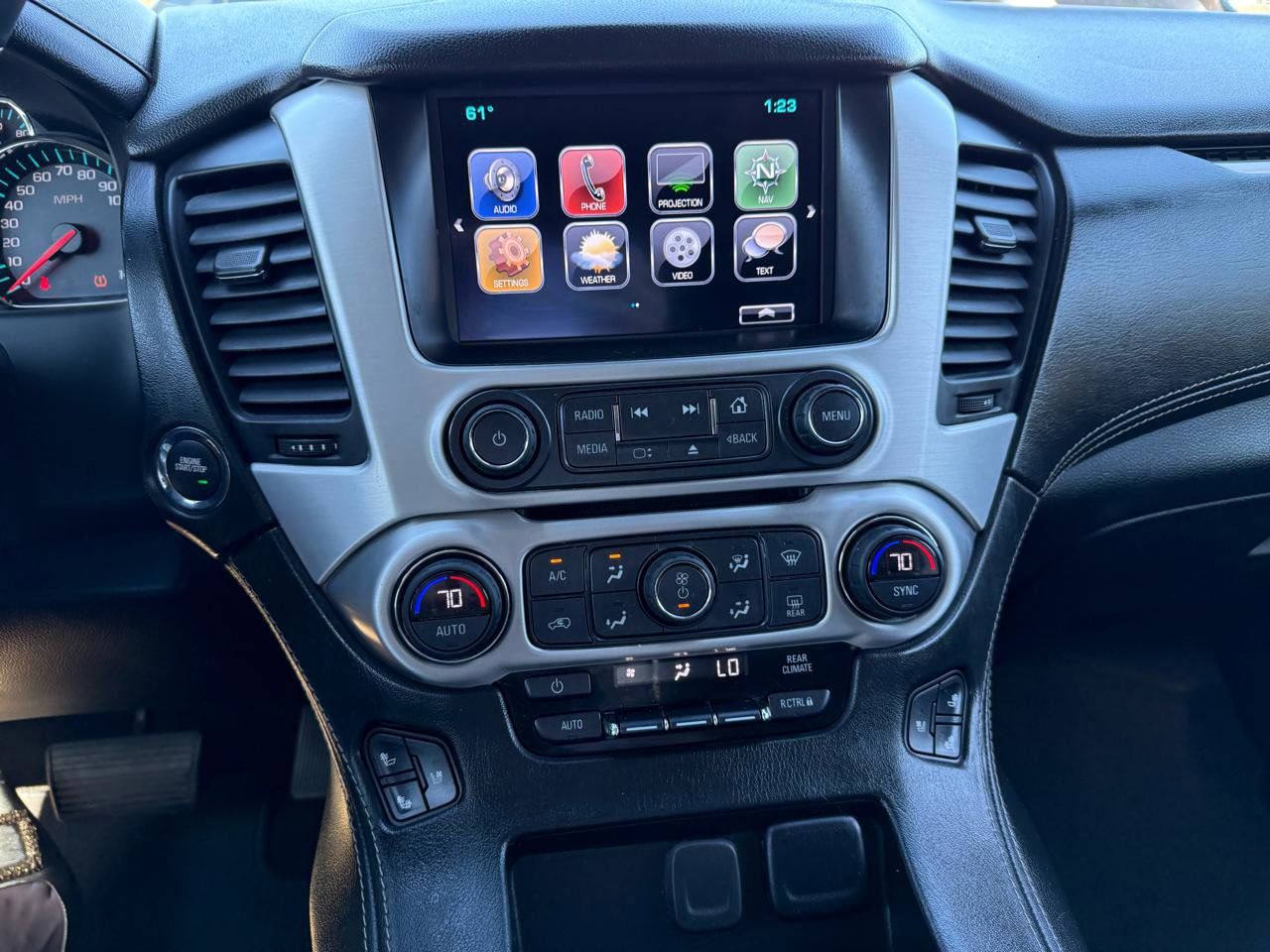 Used 2018 GMC Yukon SLT w/ Premium Edition AWD/4WD image 31