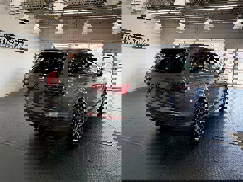 Used 2018 Audi Q7 3.0T Prestige image 17