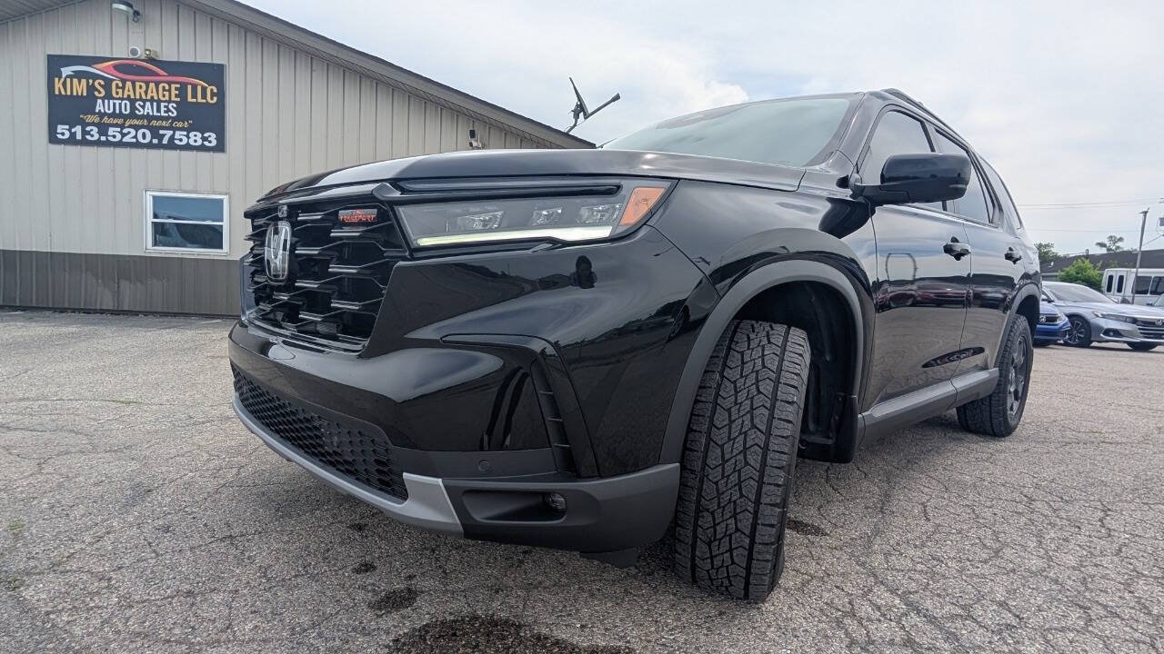 Used 2025 Honda Pilot TrailSport image 37