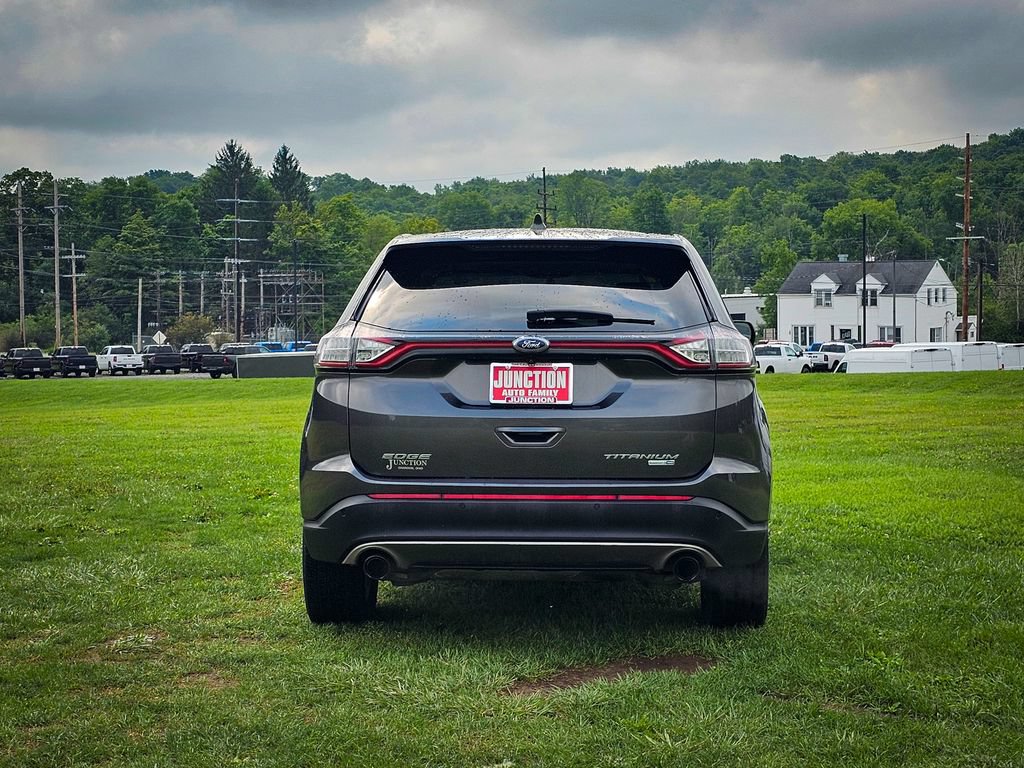 Used 2017 Ford Edge Titanium w/ Technology Package AWD/4WD image 4