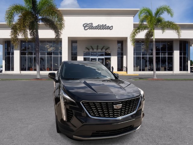 Certified 2023 Cadillac XT4 Premium Luxury w/ Technology Package FWD image 3