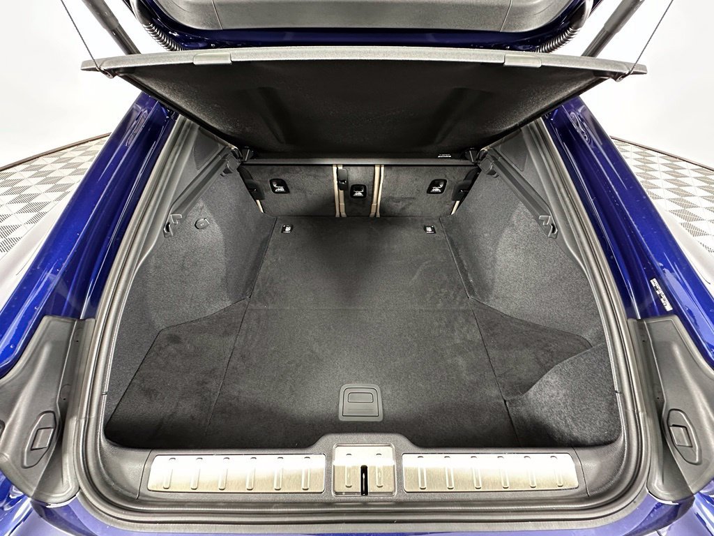 Used 2026 Porsche Panamera RWD image 43