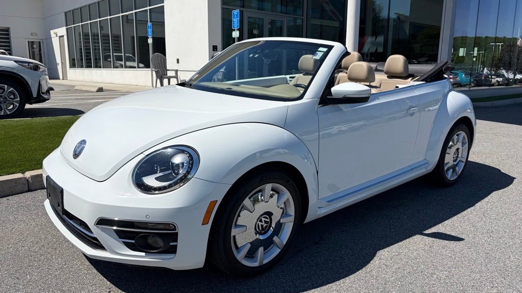 Used 2019 Volkswagen Beetle 2.0T SE w/ SE Premium Package FWD image 1