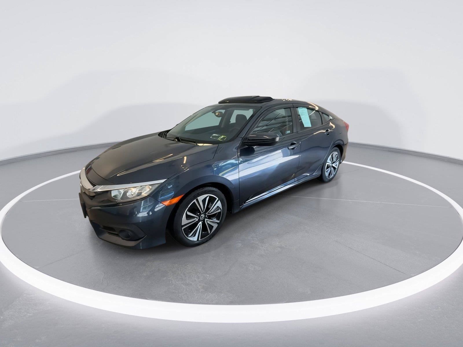 Used 2018 Honda Civic EX-L image 3
