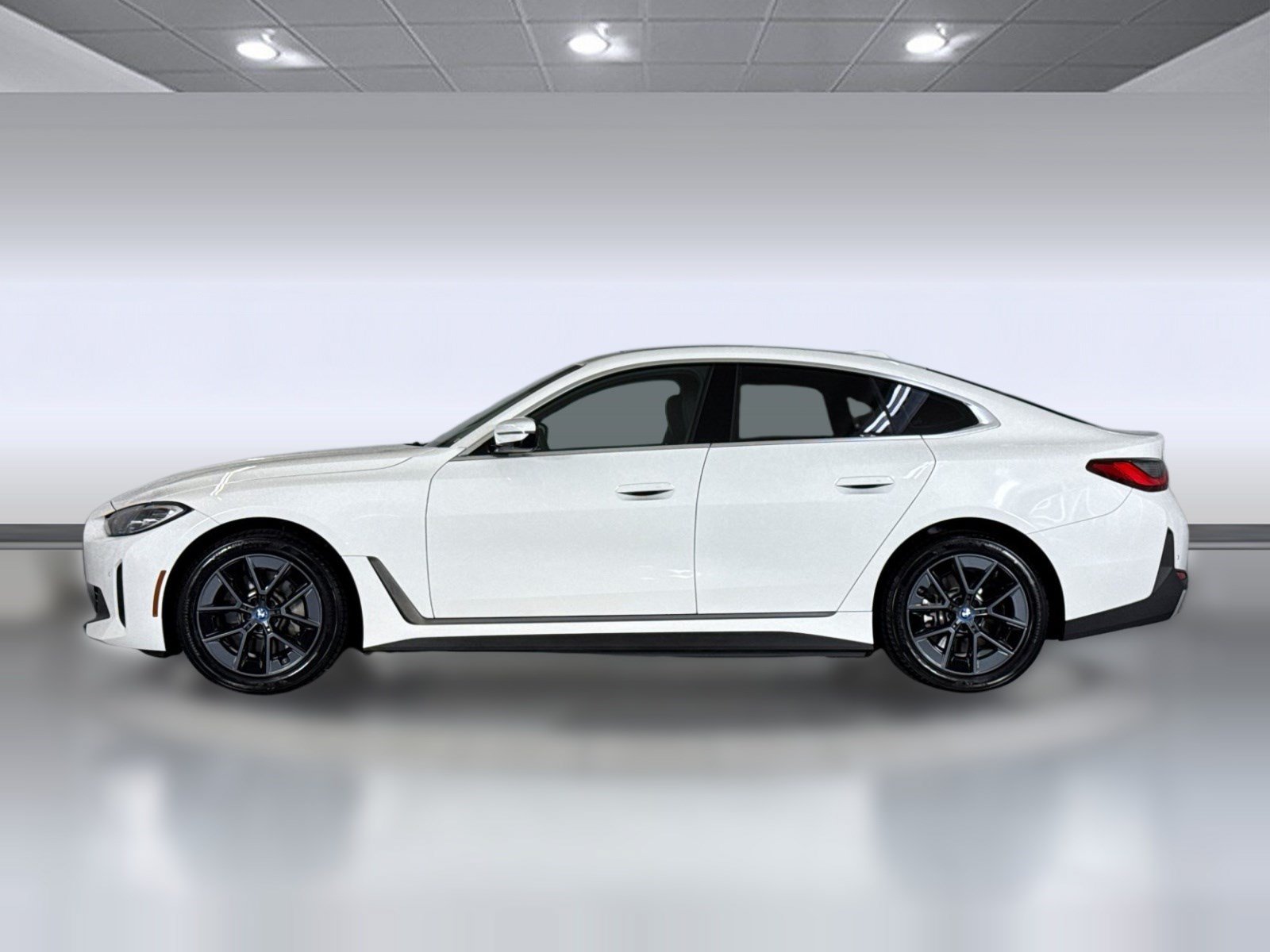 Certified 2023 BMW i4 eDrive35 RWD image 2